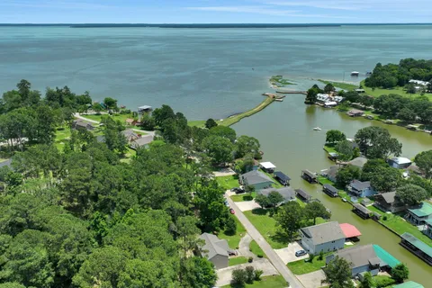 $299,000 | 360 Holiday Lane, Coldspring, TX 77331