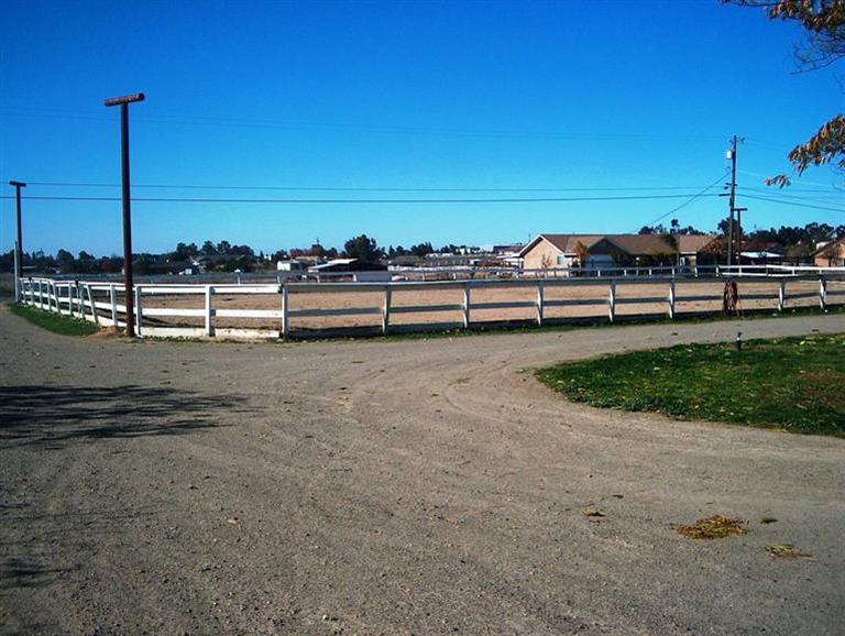 17063 Bonita Road Madera, CA 93636 - Photo 2 of 5 Gallery Image 2