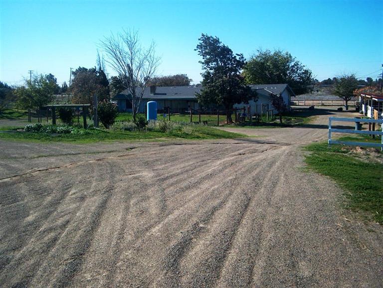 17063 Bonita Road Madera, CA 93636 - Photo 4 of 5 Gallery Image 4