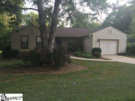 2 Paddock Drive Greer, SC 29650 - Photo 1 of 19 Gallery Image 1