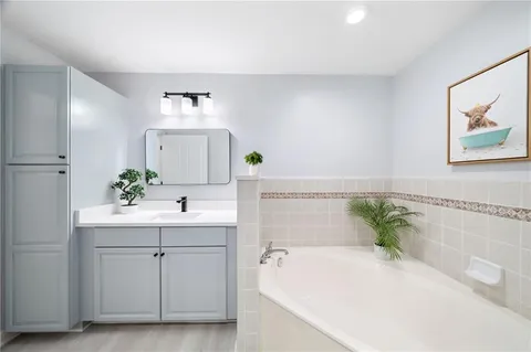 $900,000 | 850 Piedmont Avenue Northeast, Unit 3318, Atlanta, GA 30308