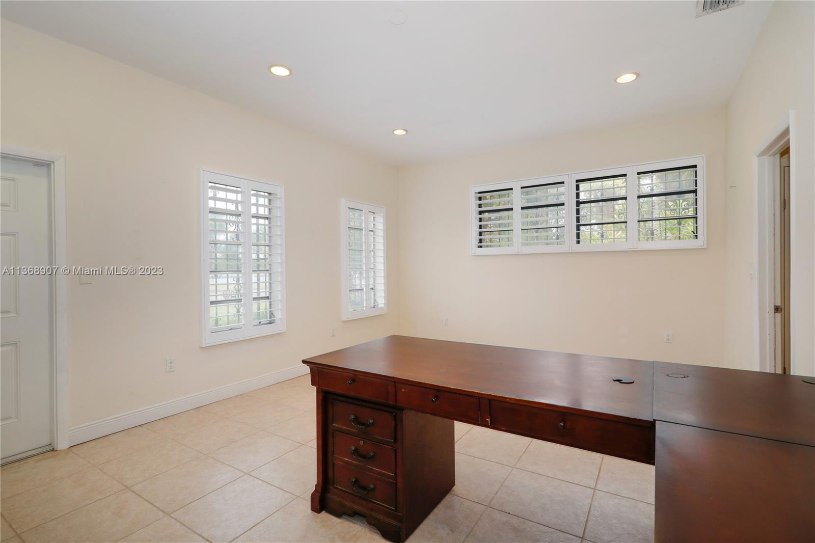 6970 Sunset Drive Miami, FL 33143 - Photo 15 of 30