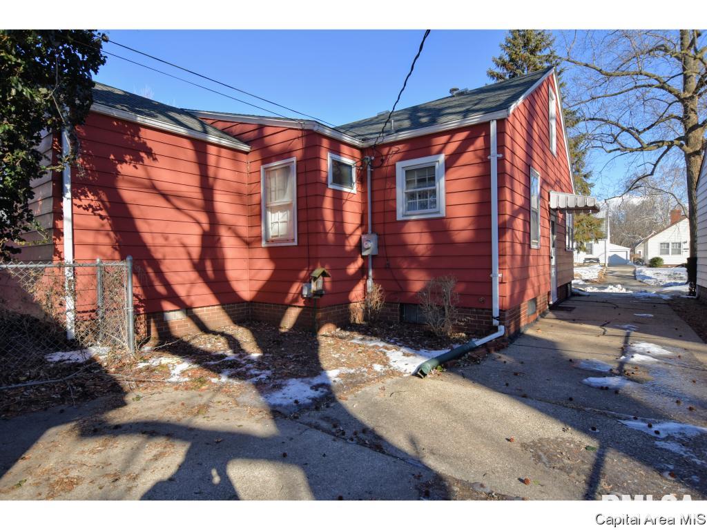 2337 South 8th Street Springfield, IL 62703 - Photo 6 of 36