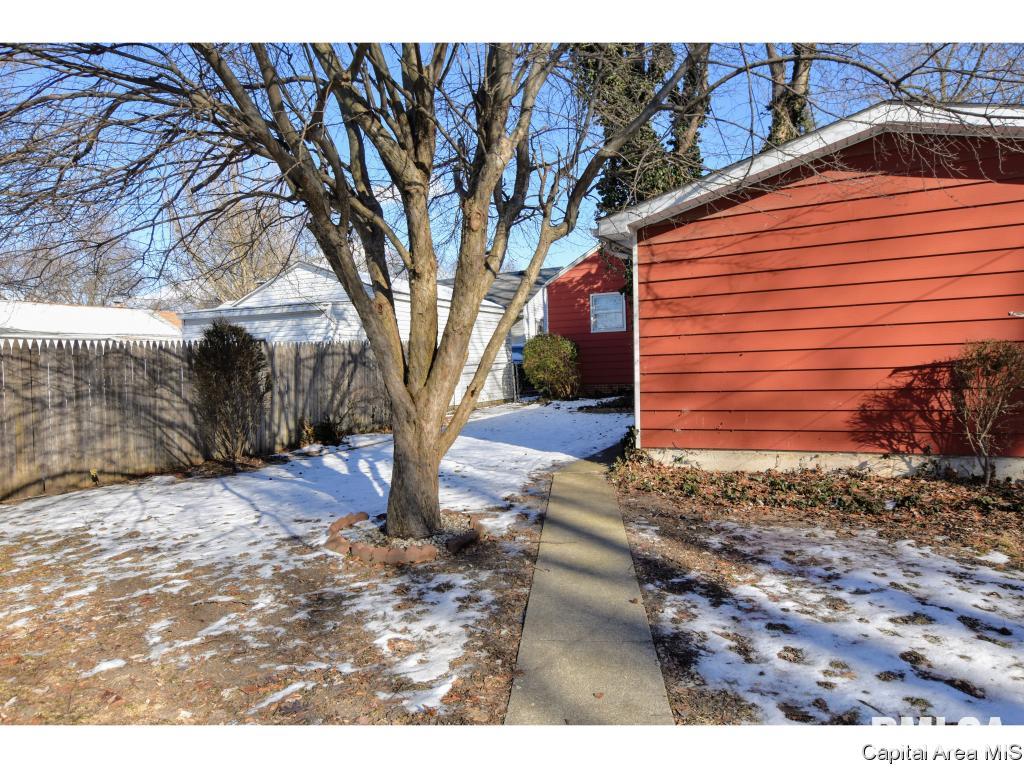2337 South 8th Street Springfield, IL 62703 - Photo 8 of 36