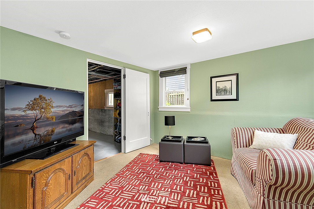 1119 North 76th Street Seattle, WA 98103 - Photo 15 of 19 Gallery Image 15