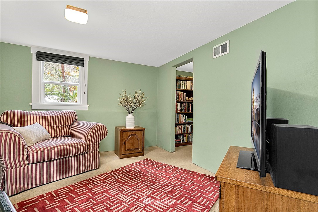 1119 North 76th Street Seattle, WA 98103 - Photo 16 of 19 Gallery Image 16