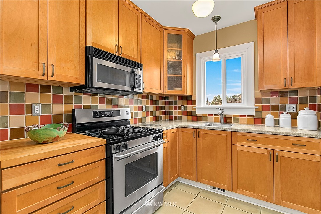 1119 North 76th Street Seattle, WA 98103 - Photo 6 of 19 Gallery Image 6
