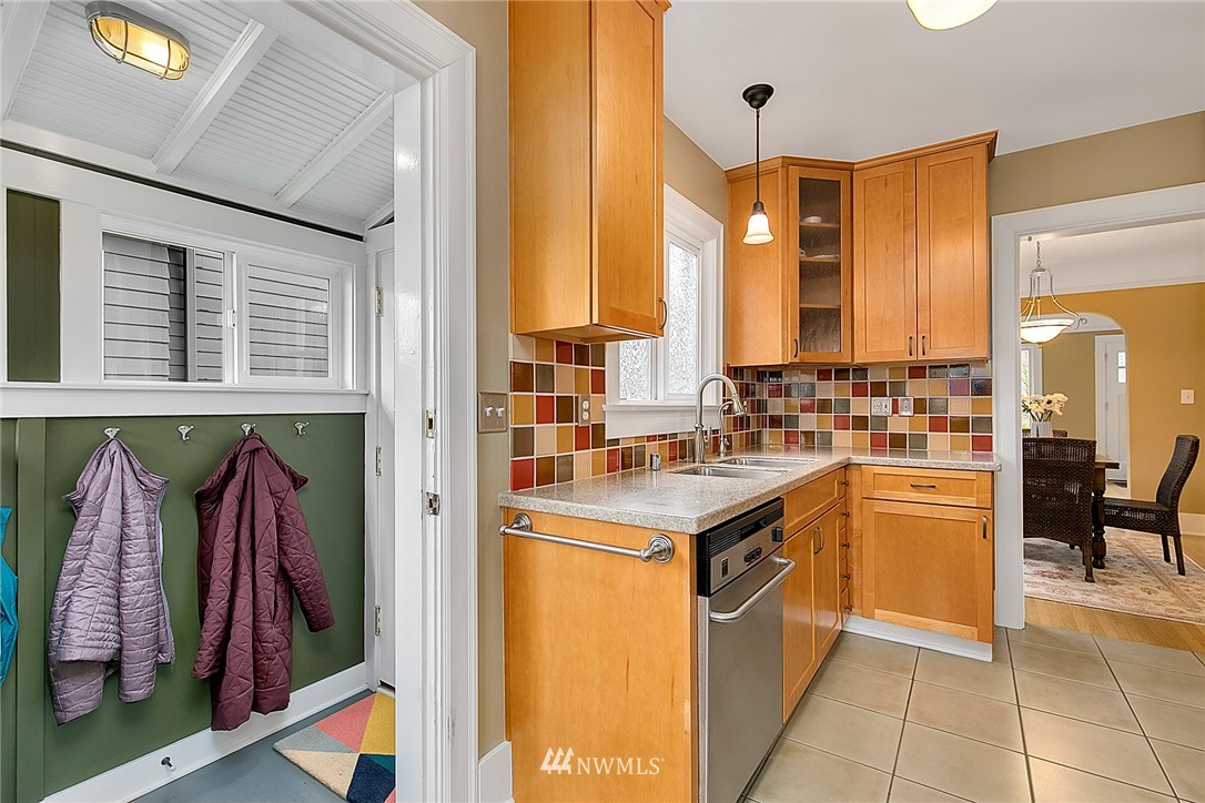 1119 North 76th Street Seattle, WA 98103 - Photo 7 of 19 Gallery Image 7