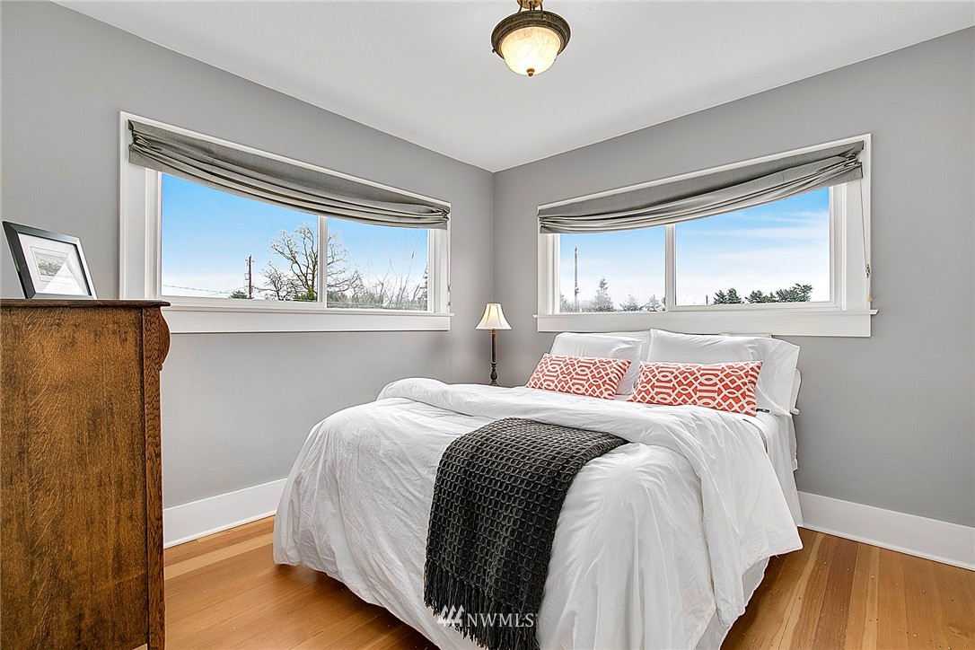 1119 North 76th Street Seattle, WA 98103 - Photo 9 of 19 Gallery Image 9