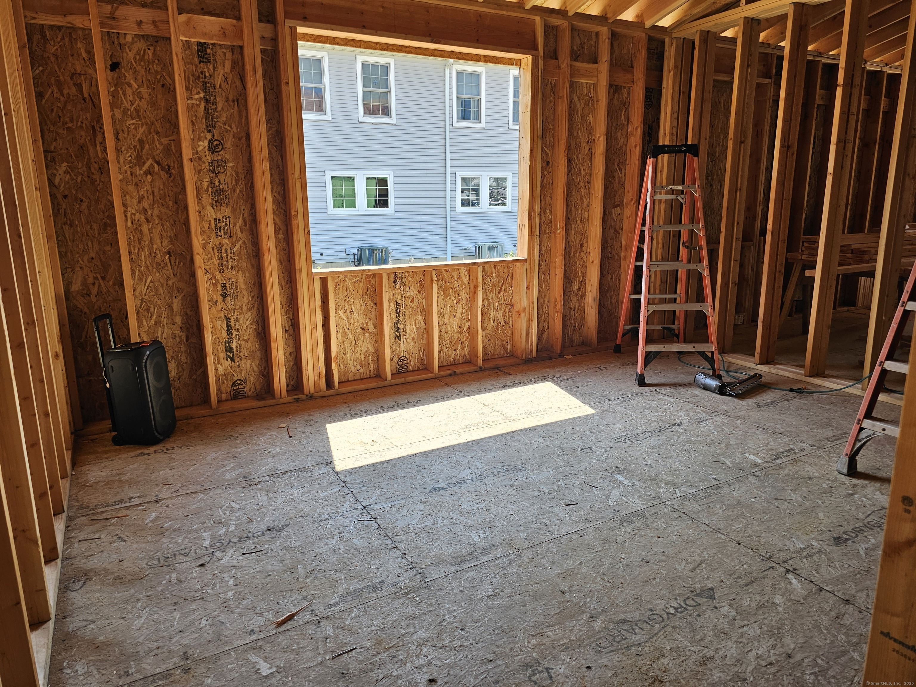 151-153 East Main Street, Unit 8 Clinton, CT 06413 - Photo 5 of 25 a view of a backyard of the house