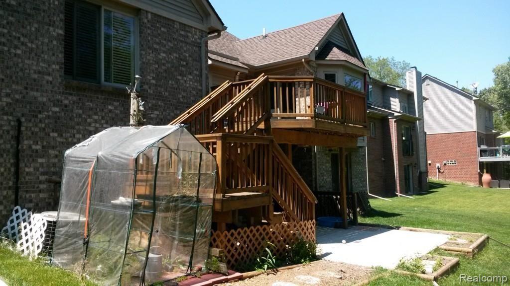 21154 Gill Road Farmington Hills, MI 48335 - Photo 4 of 37