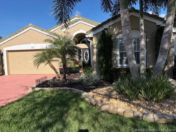 $577,500 | 6948 Southeast Twin Oaks Circle, Stuart, FL 34997