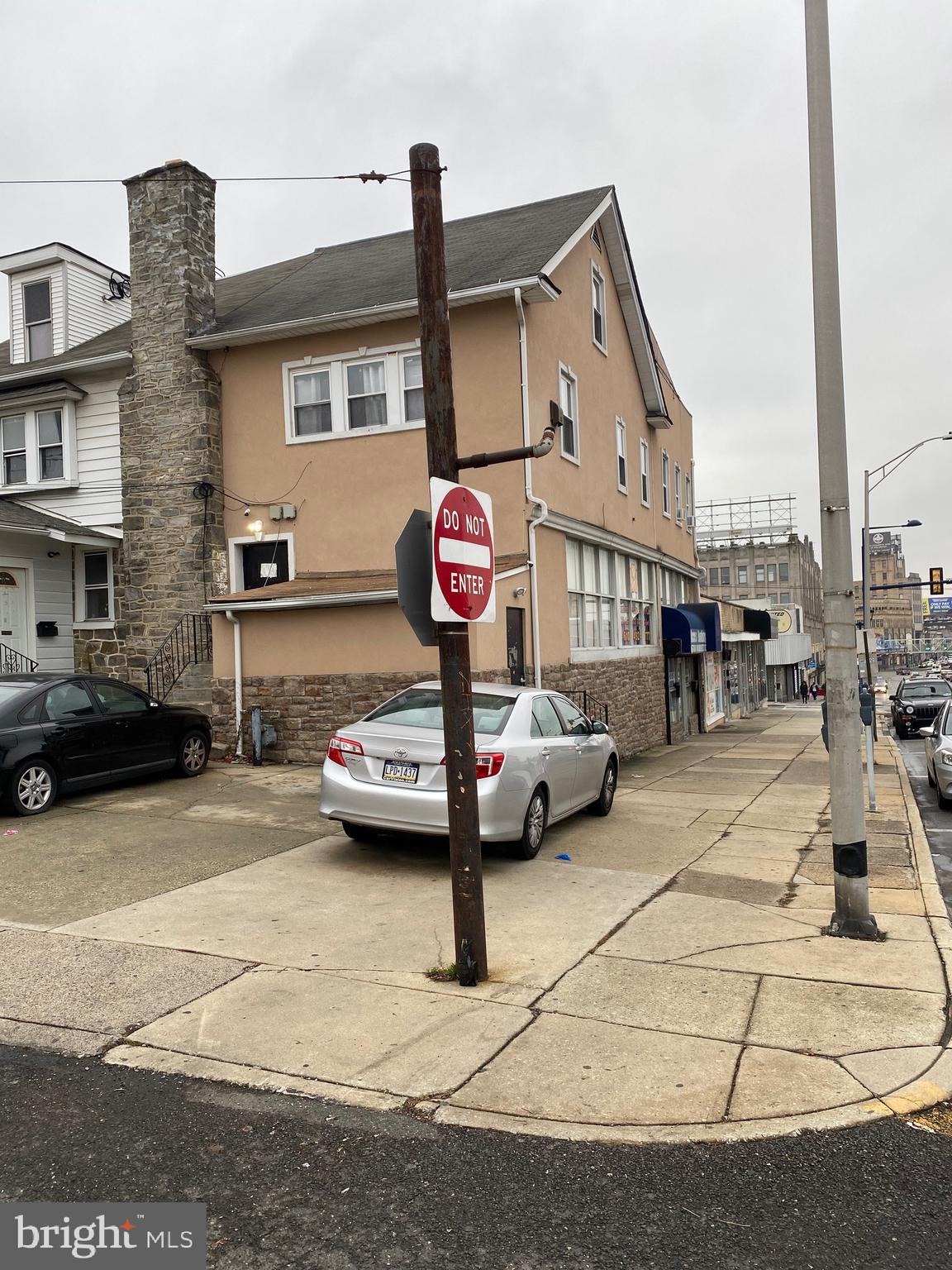 2 Overhill Road Upper Darby, PA 19082 - Photo 3 of 11
