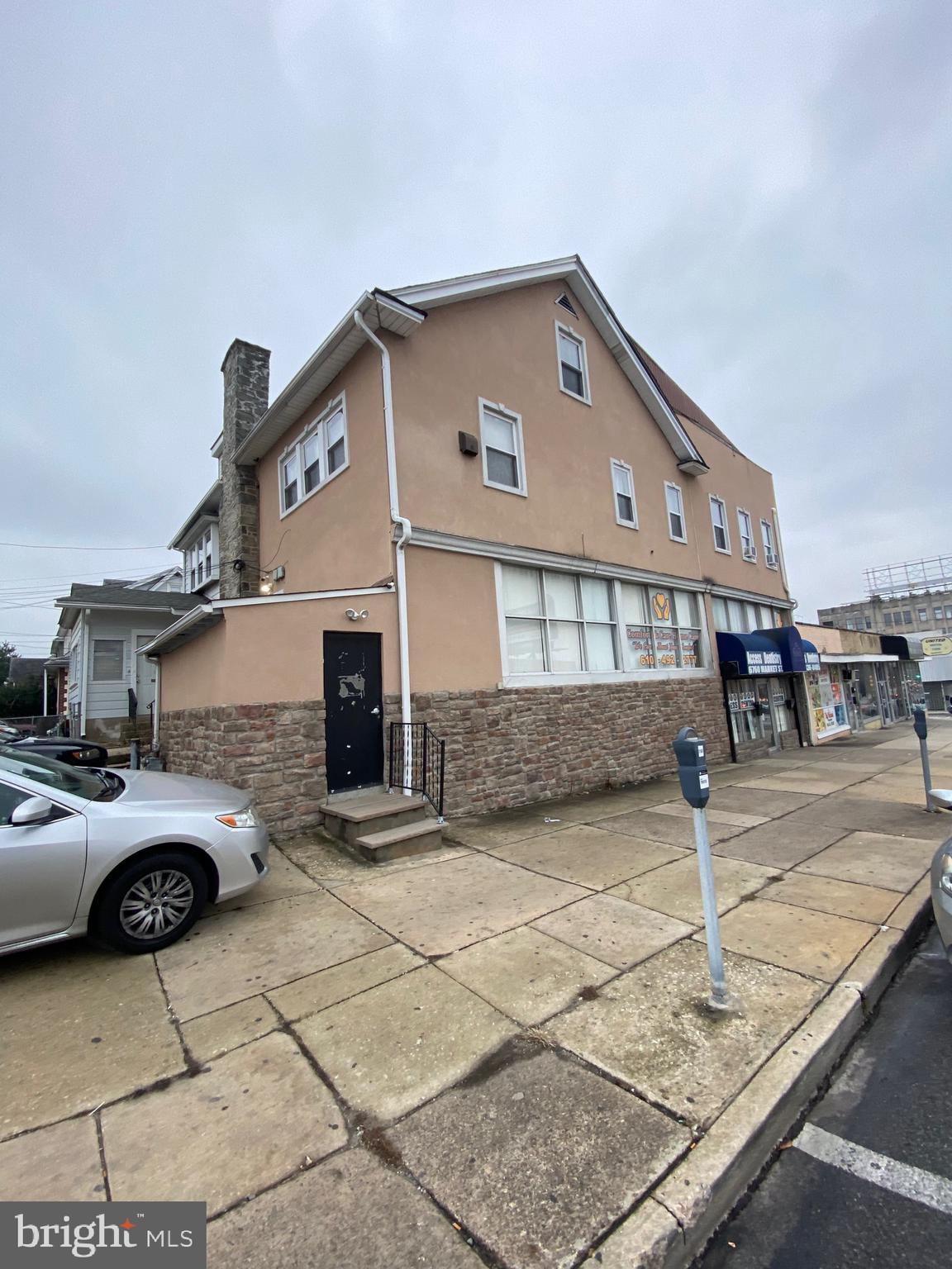 2 Overhill Road Upper Darby, PA 19082 - Photo 6 of 11