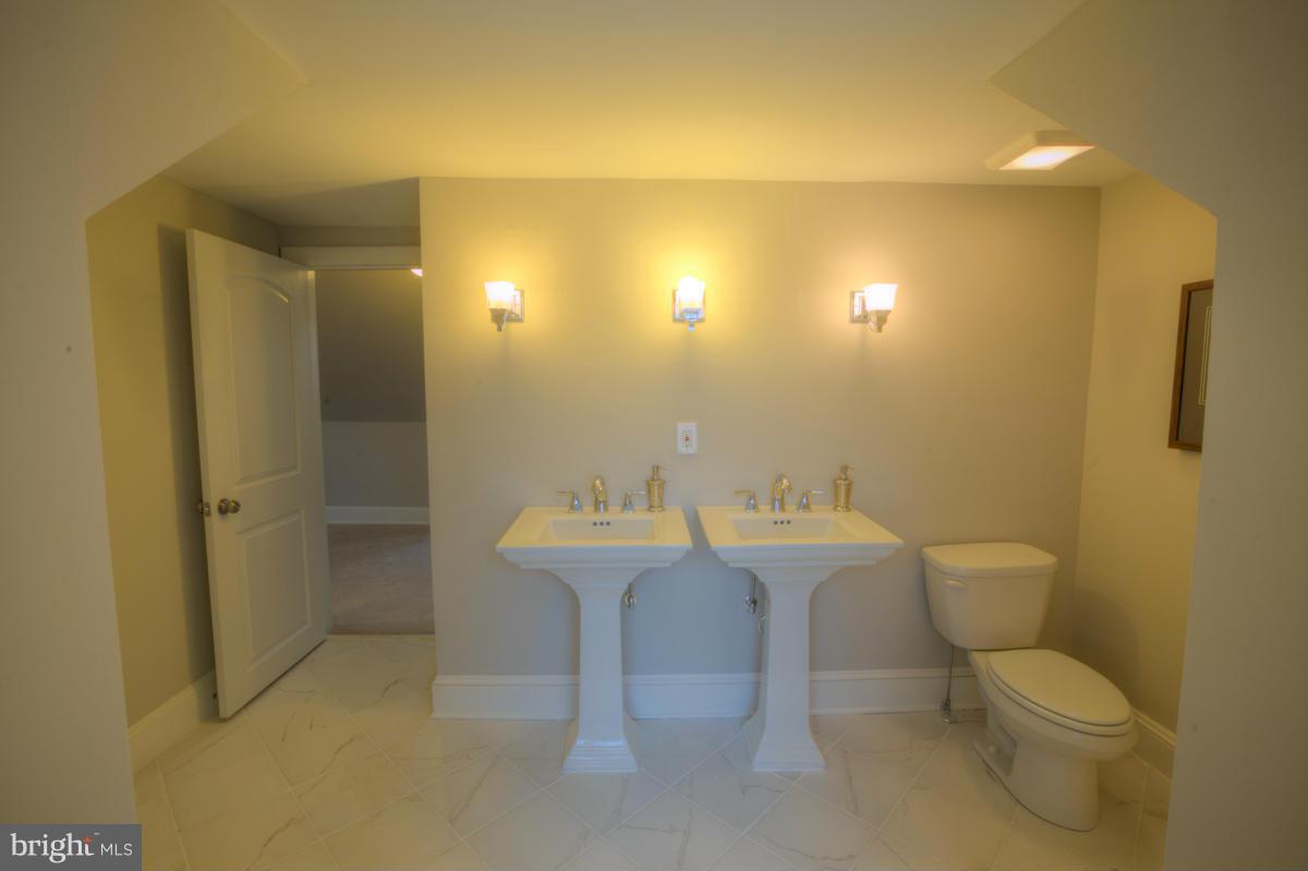 3402 Cedardale Road Baltimore, MD 21215 - Photo 23 of 30 Bath (Master)