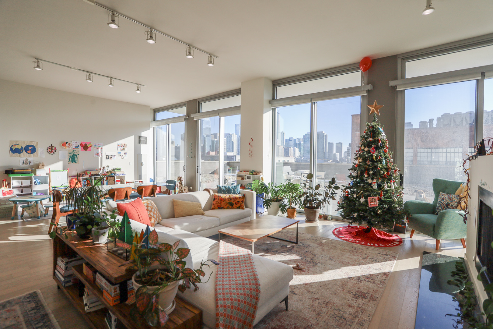 910 West Huron Street, Unit 710 Chicago, IL 60642 - Photo 3 of 30