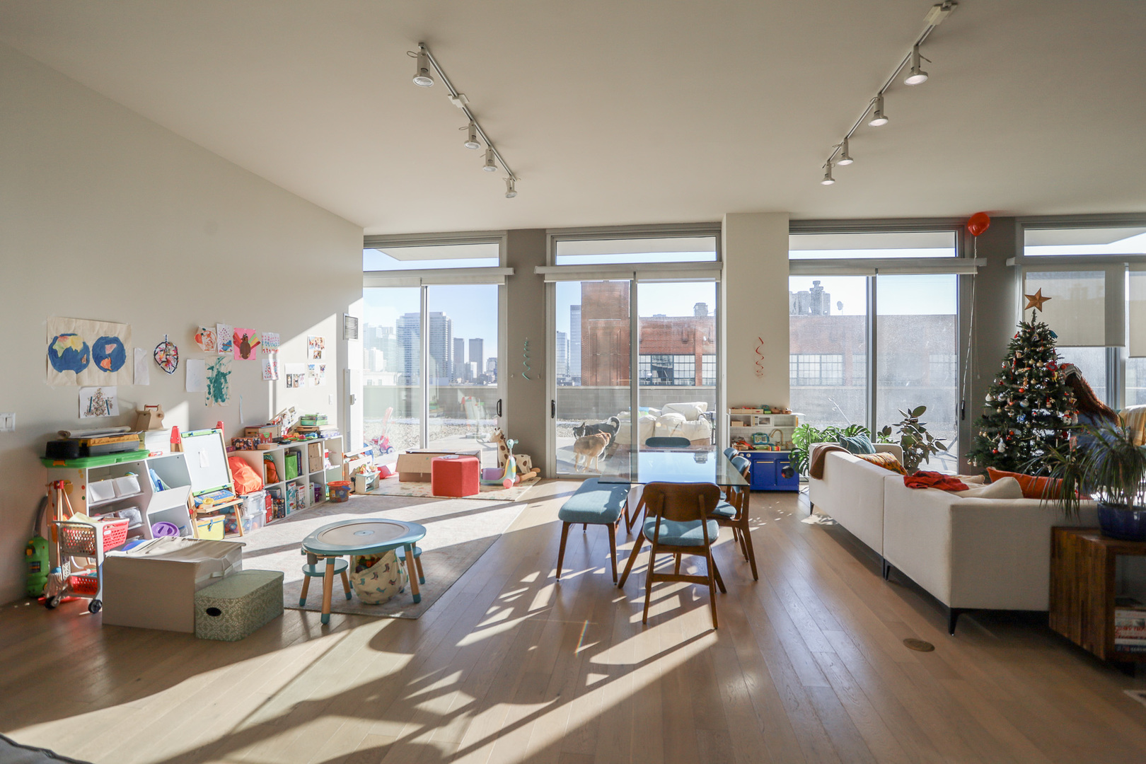 910 West Huron Street, Unit 710 Chicago, IL 60642 - Photo 5 of 30