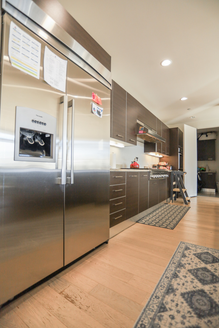 910 West Huron Street, Unit 710 Chicago, IL 60642 - Photo 8 of 30