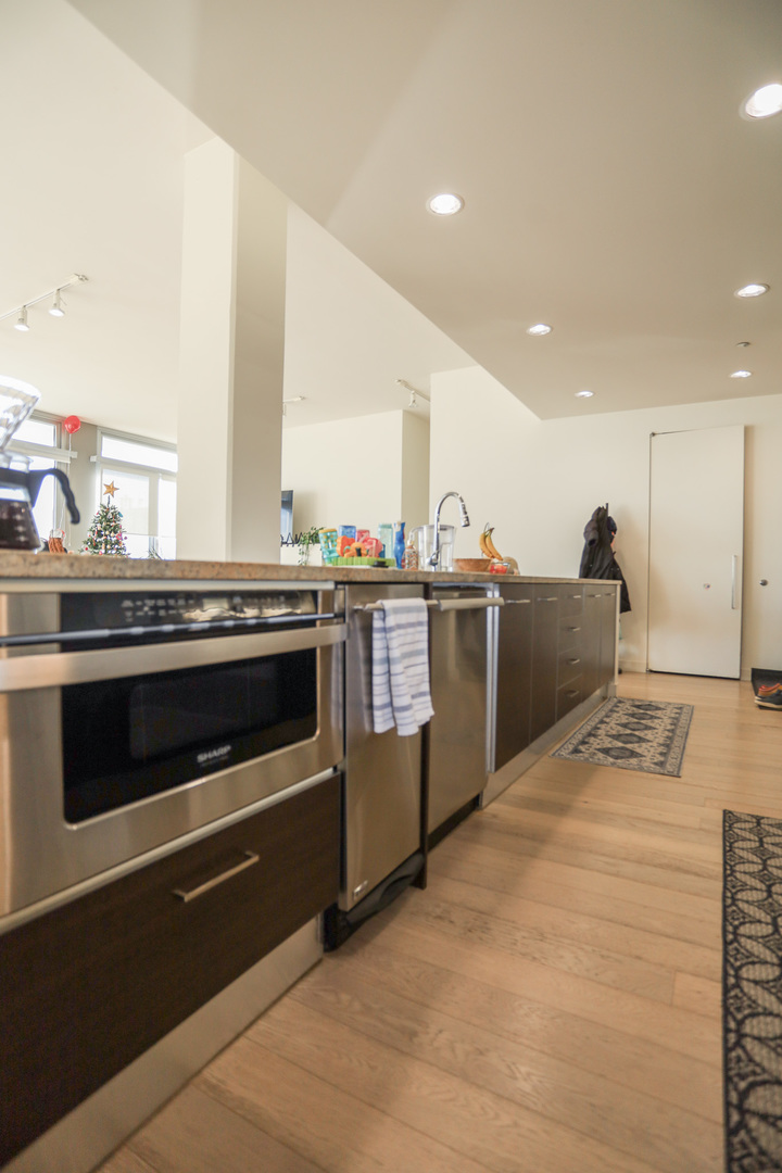 910 West Huron Street, Unit 710 Chicago, IL 60642 - Photo 9 of 30