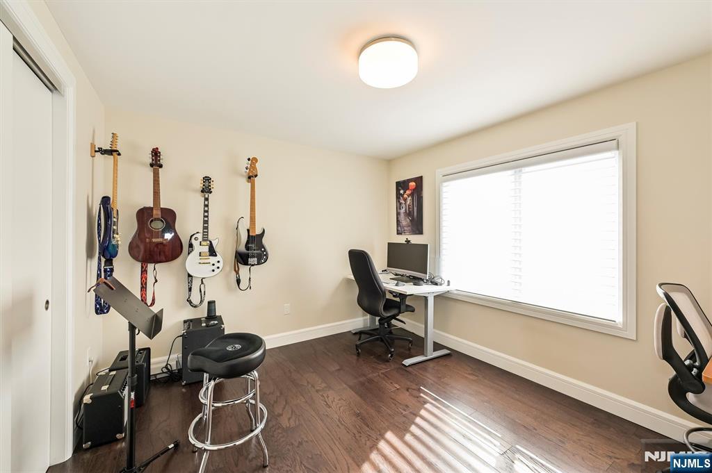 655 Floyd Street Englewood Cliffs, NJ 07632 - Photo 15 of 49