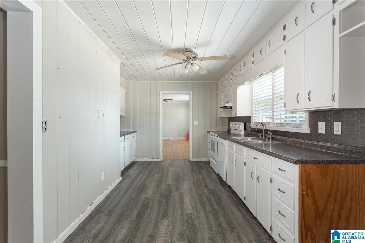 601 5th Avenue East Oneonta, AL 35121 - Photo 9 of 27