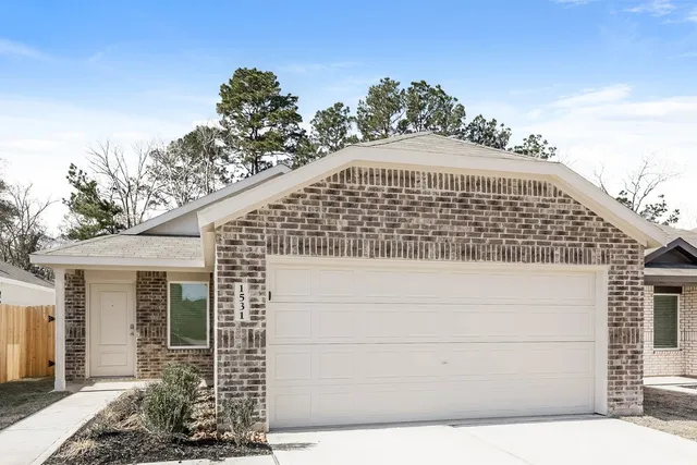 $1,810 | 1531 Sunset Ridge Drive, Conroe, TX 77306