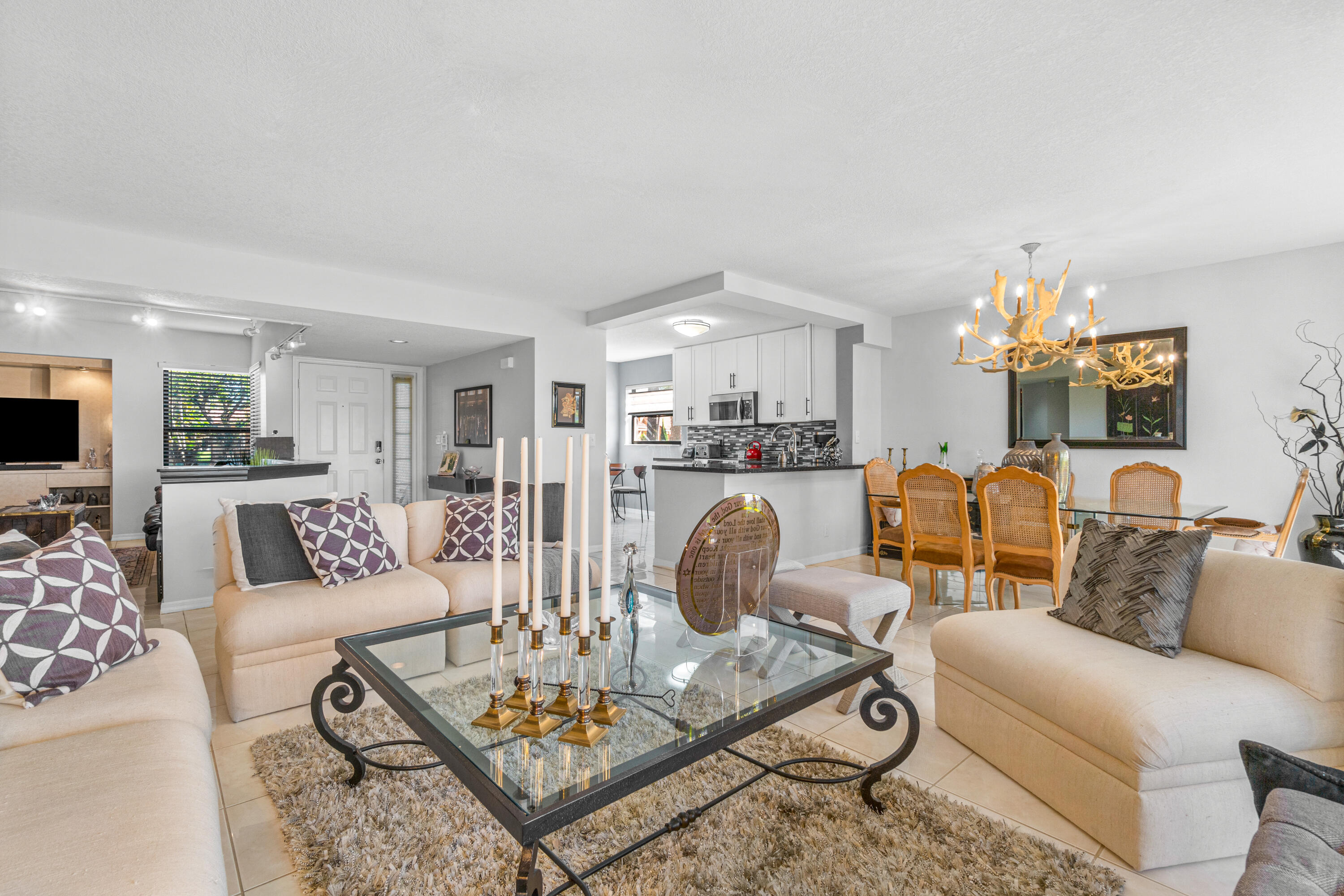 10910 Lakemore Lane, Unit 101 Boca Raton, FL 33498 - Photo 16 of 31 016-10910LakemoreLane-BocaRaton-FL-33498