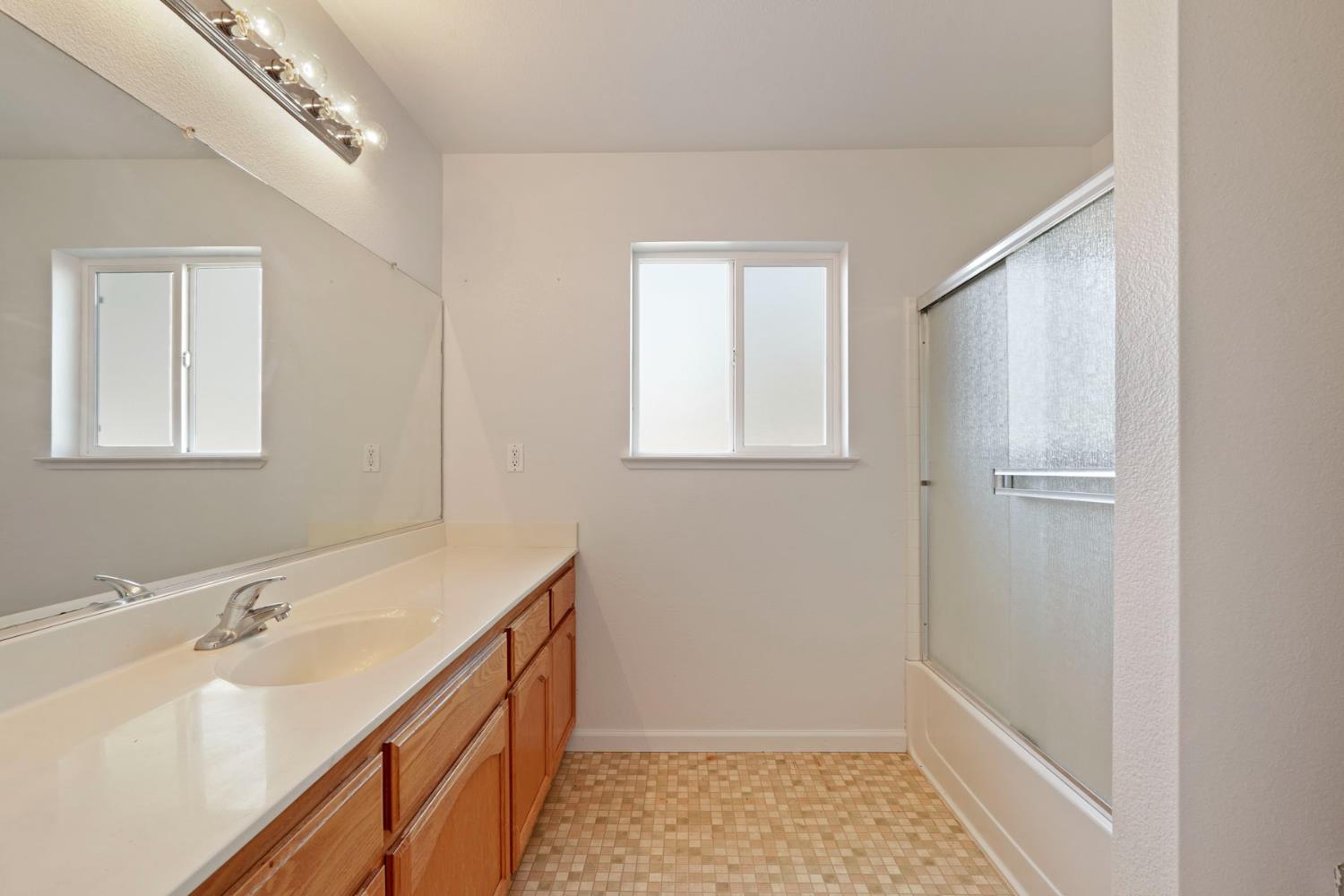 12375 Kirkwood Road Herald, CA 95638 - Photo 36 of 72 Bathroom!