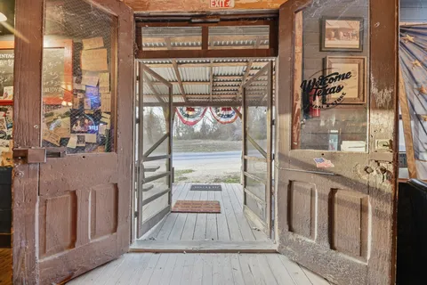 $550,000 | 12528 Farm To Market Road 109, Industry, TX 78944