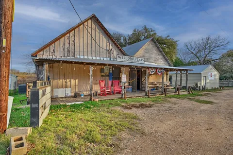 $550,000 | 12528 Farm To Market Road 109, Industry, TX 78944
