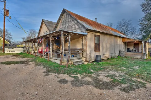$550,000 | 12528 Farm To Market Road 109, Industry, TX 78944