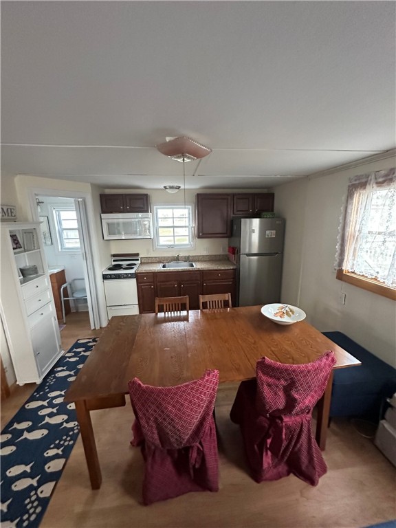 240 Cards Pond Road South Kingstown, RI 02879 - Photo 7 of 20