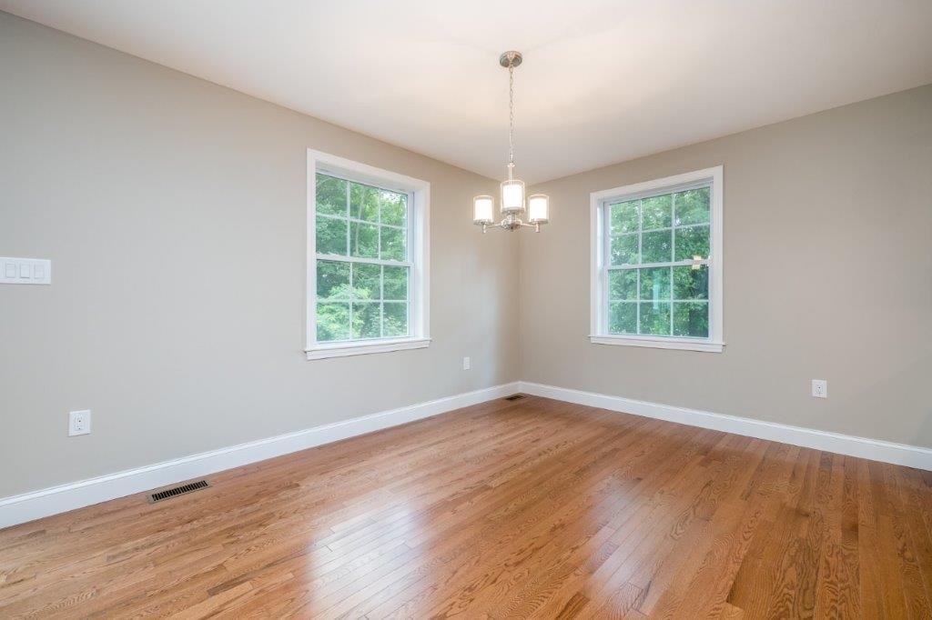 17 Library Street Hudson, NH 03051 - Photo 6 of 12