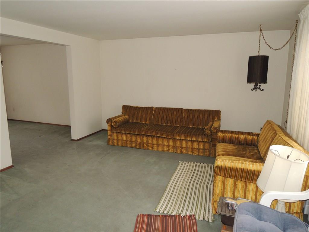 217 Cochran Road Mt. Lebanon, PA 15228 - Photo 2 of 14 Gallery Image 2