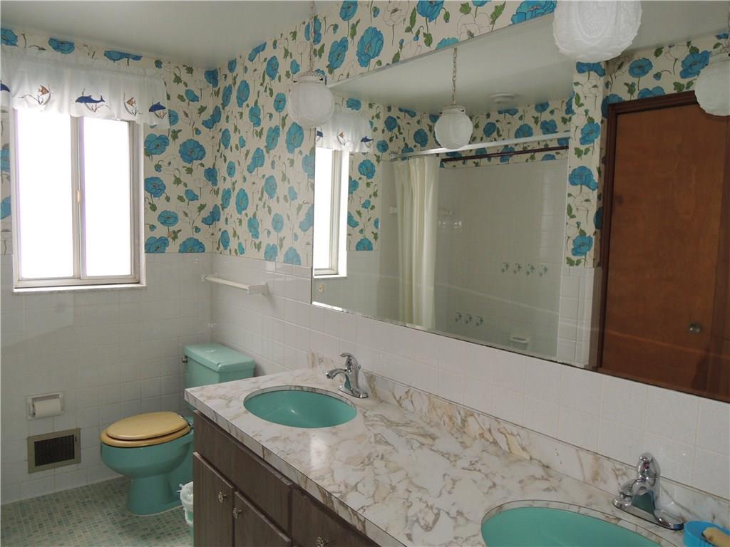 217 Cochran Road Mt. Lebanon, PA 15228 - Photo 13 of 14 Gallery Image 13