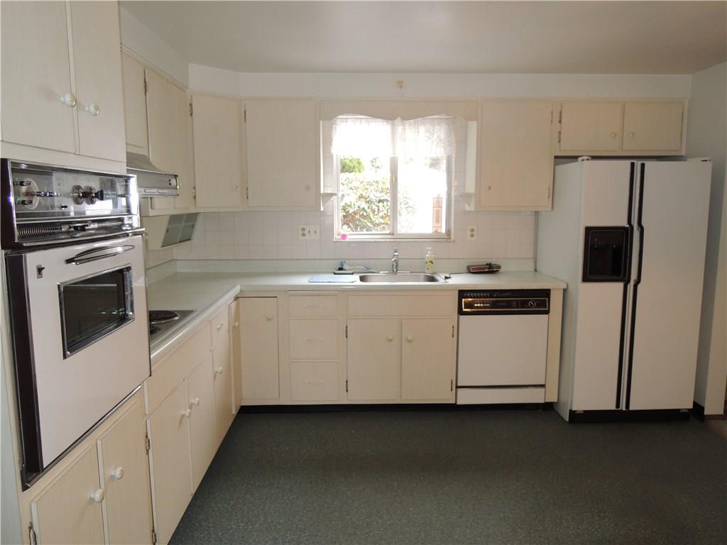 217 Cochran Road Mt. Lebanon, PA 15228 - Photo 6 of 14 Gallery Image 6