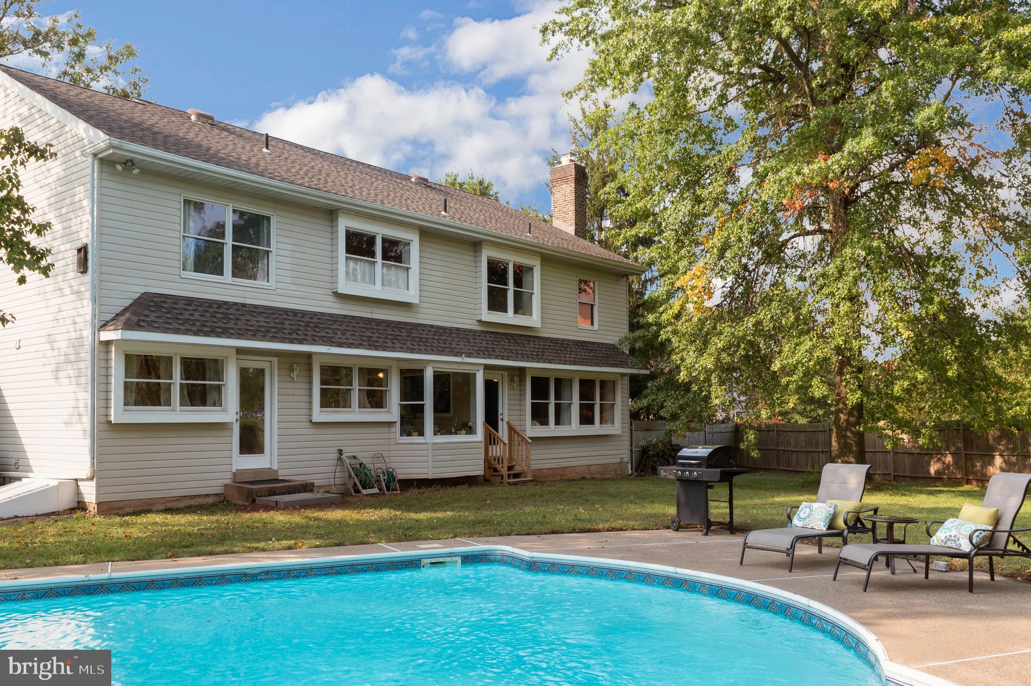 565 Constitution Road Lansdale, PA 19446 - Photo 3 of 37 Gallery Image 3