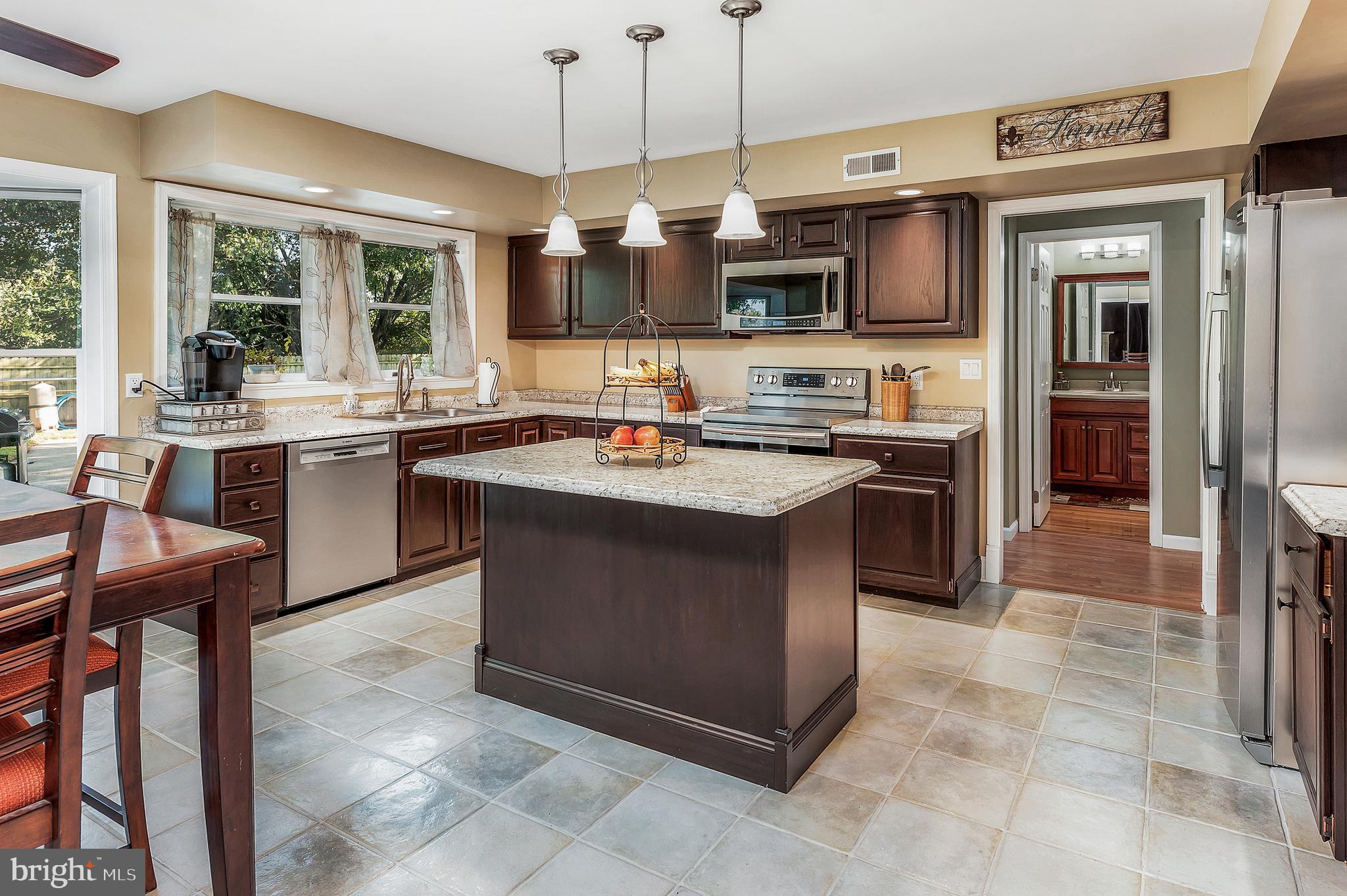 565 Constitution Road Lansdale, PA 19446 - Photo 5 of 37 Gallery Image 5