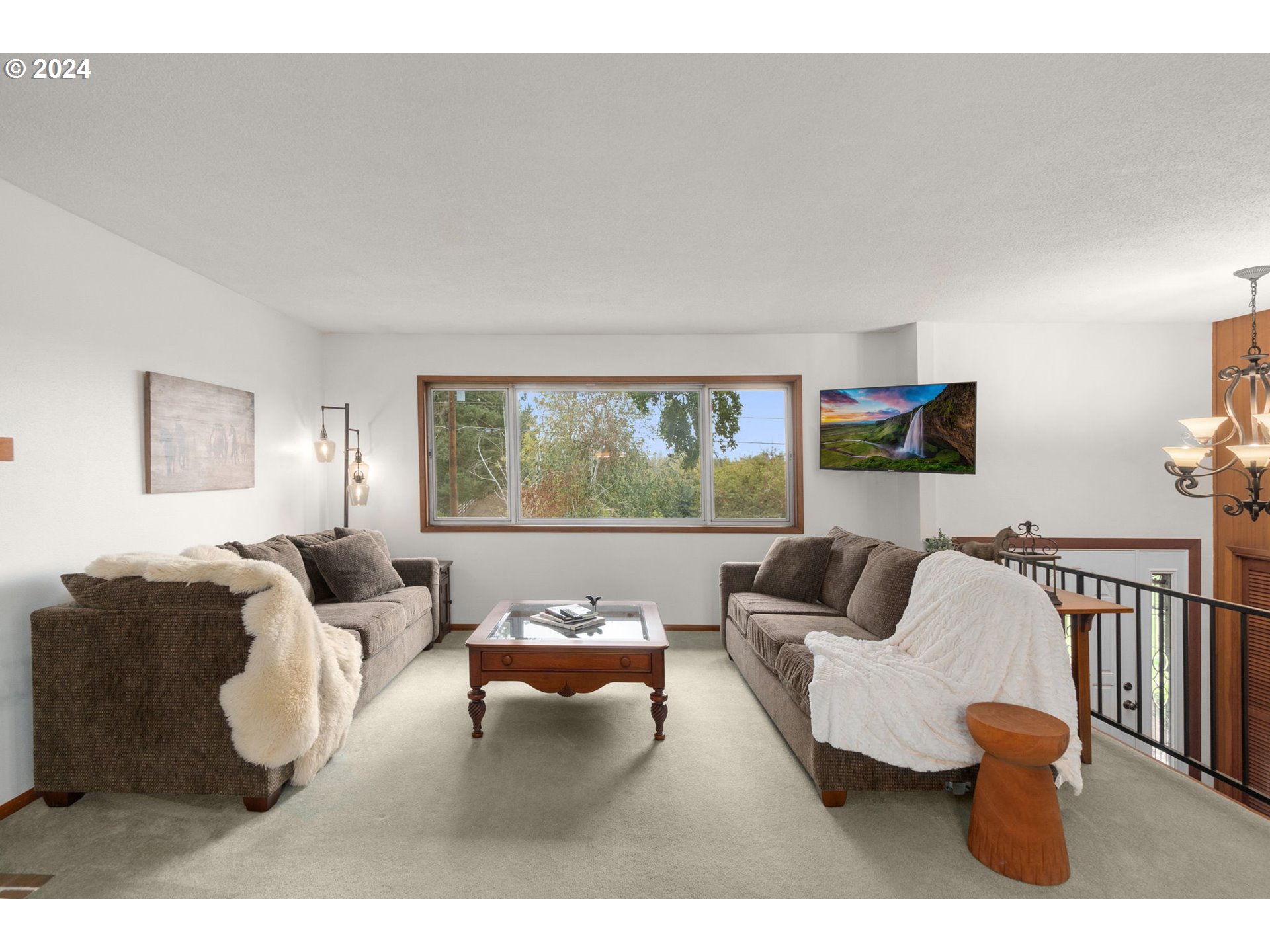 10469 Crosby Road Northeast Woodburn, OR 97071 - Photo 4 of 43 Gallery Image 4