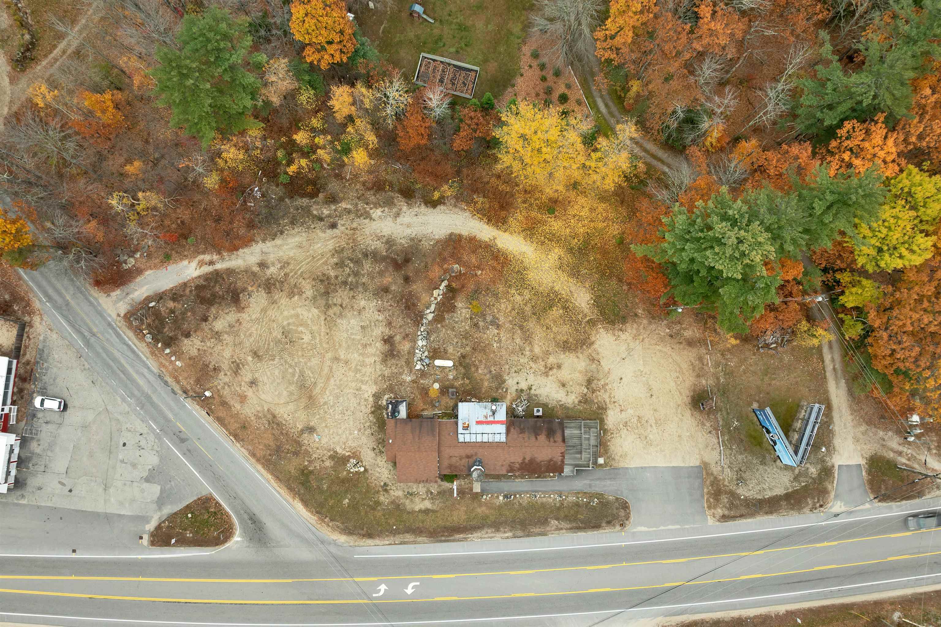 954 Highway 16 Ossipee, NH 03864 - Photo 3 of 14