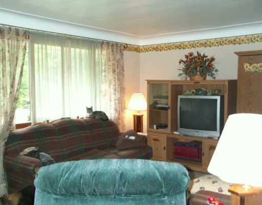 104 Martin Lane Butler, PA 16002 - Photo 2 of 3 Living Room.