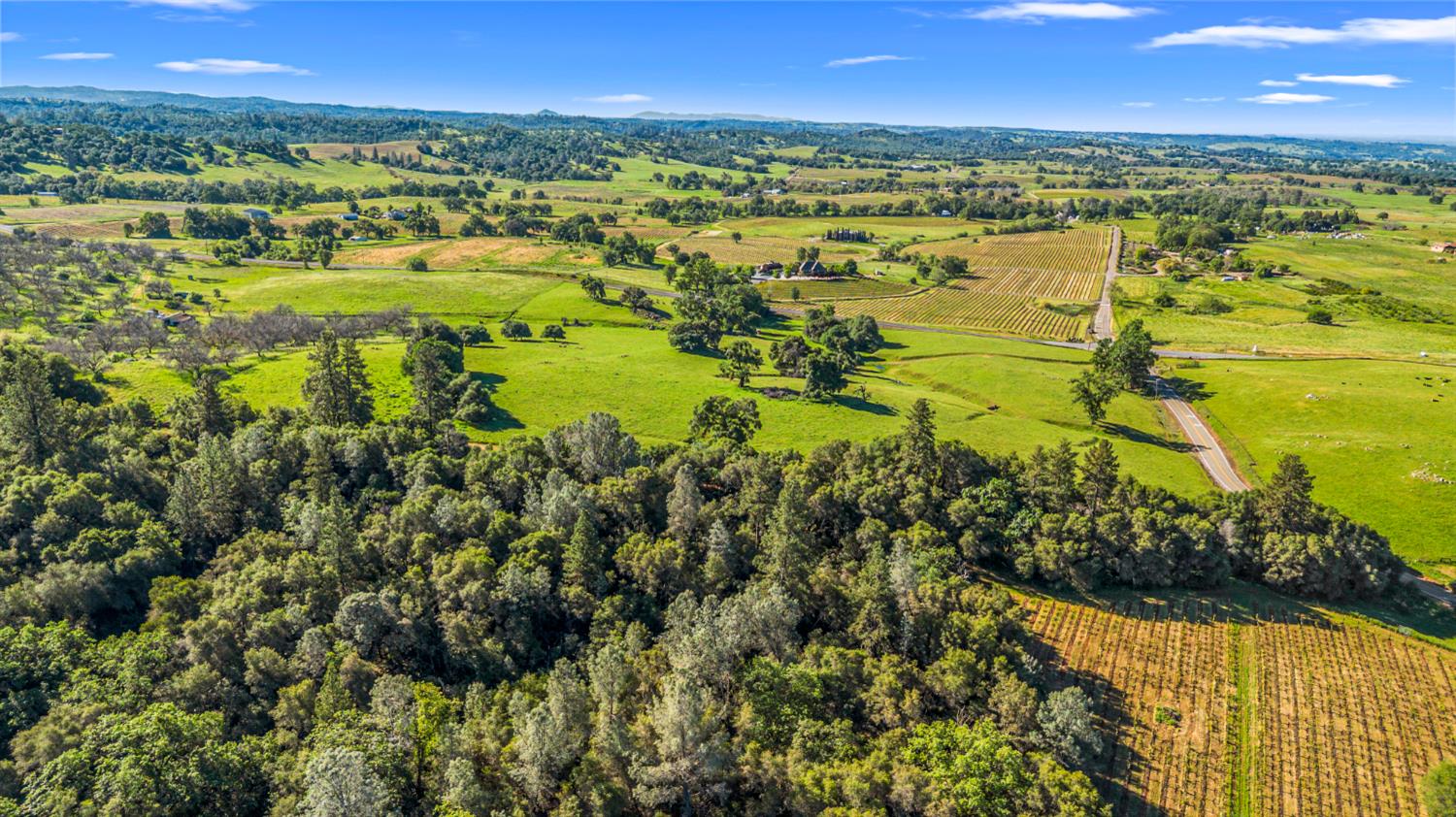 11777 Shenandoah Road Plymouth, CA 95669 - Photo 32 of 43 a view of city and ocean