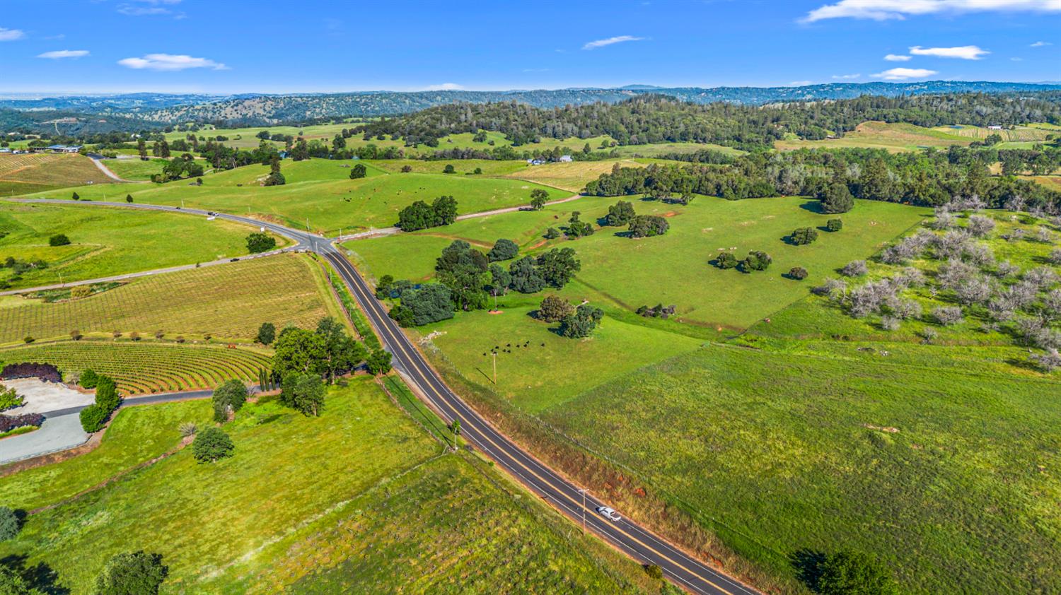 11777 Shenandoah Road Plymouth, CA 95669 - Photo 4 of 43 a view of a city