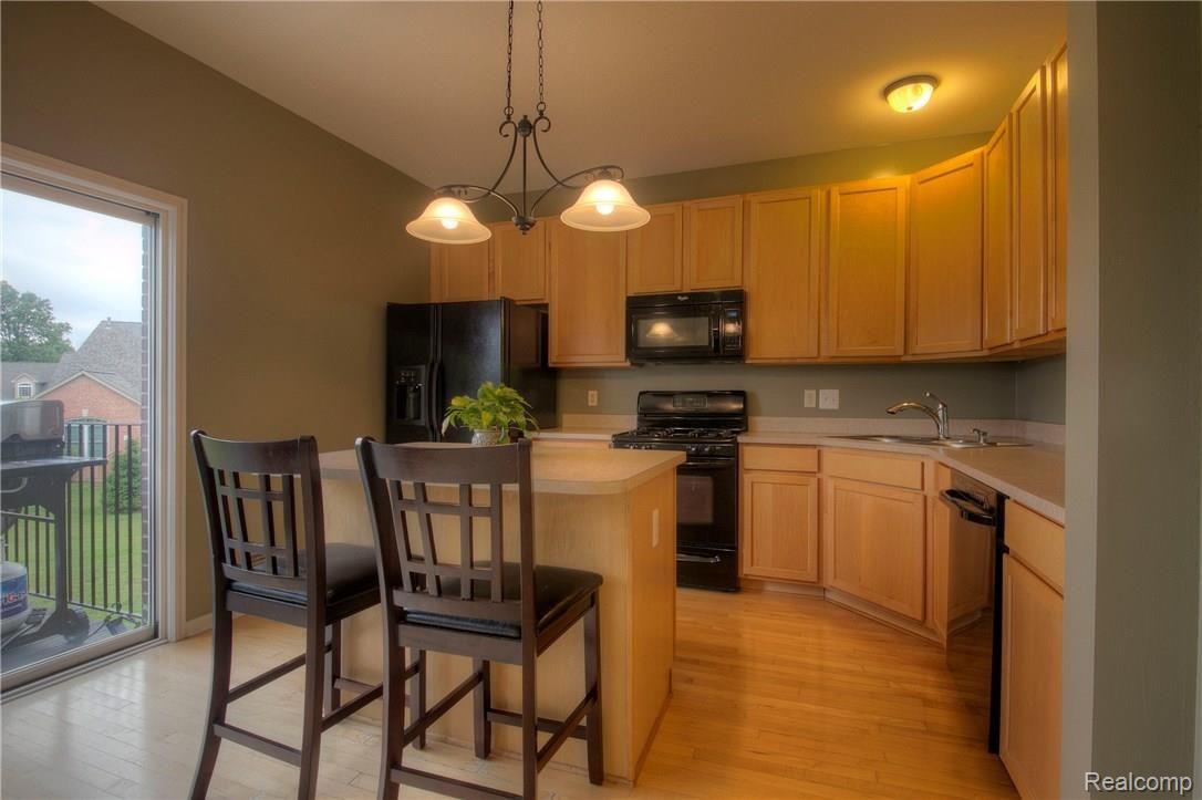 448 Cherry Orchard Road Canton, MI 48188 - Photo 12 of 34 14 Kit.jpg