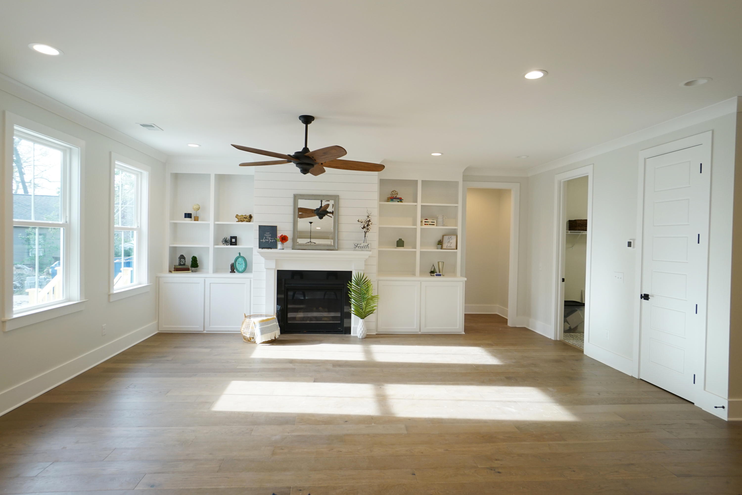 1287 South Barksdale Road Mount Pleasant, SC 29464 - Photo 17 of 49 Family Room