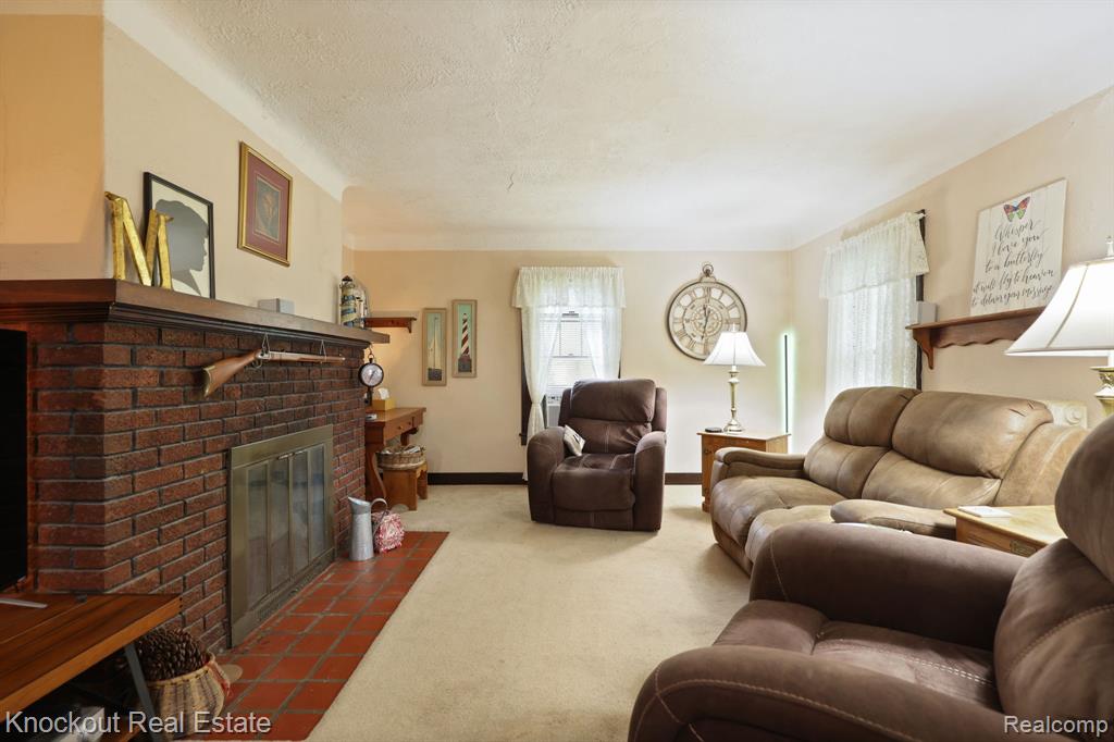 6814 East Curtis Road Bridgeport, MI 48722 - Photo 8 of 62 Gallery Image 8