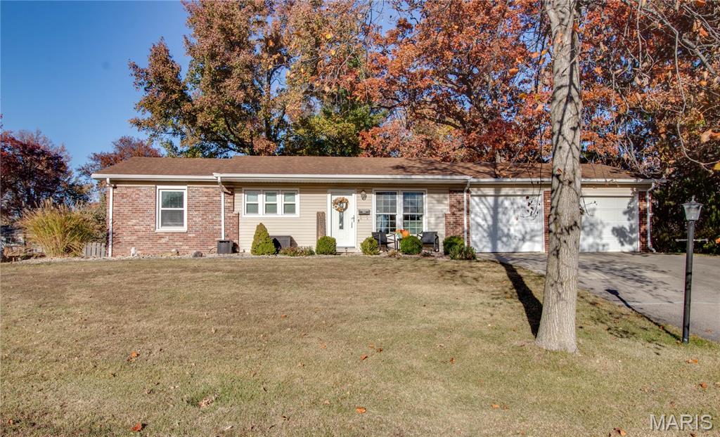 4806 Sandy Court Alton, IL 62002 - Photo 1 of 32