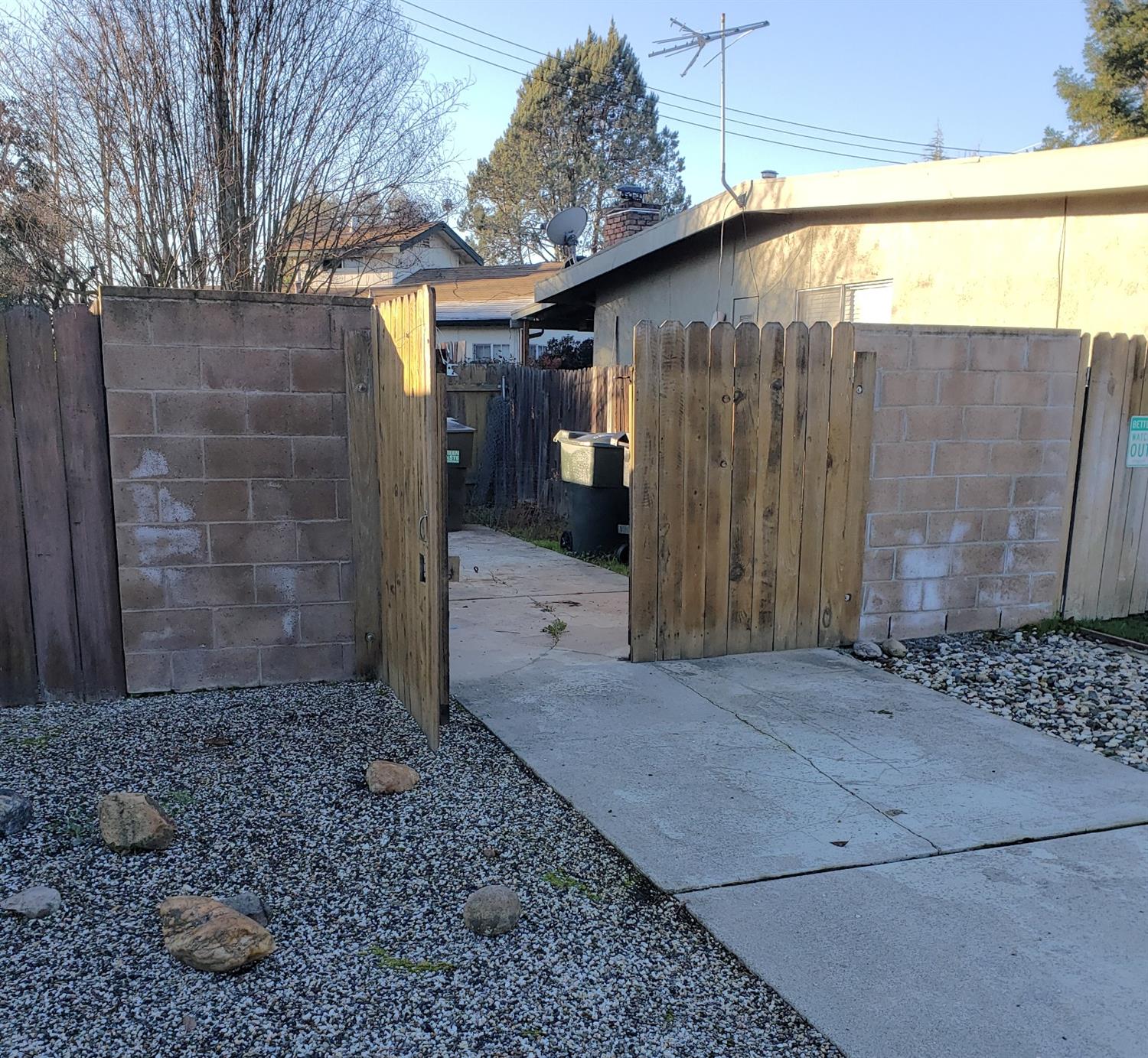 5516-5518 Engle Road Carmichael, CA 95608 - Photo 9 of 9 a backyard of a house