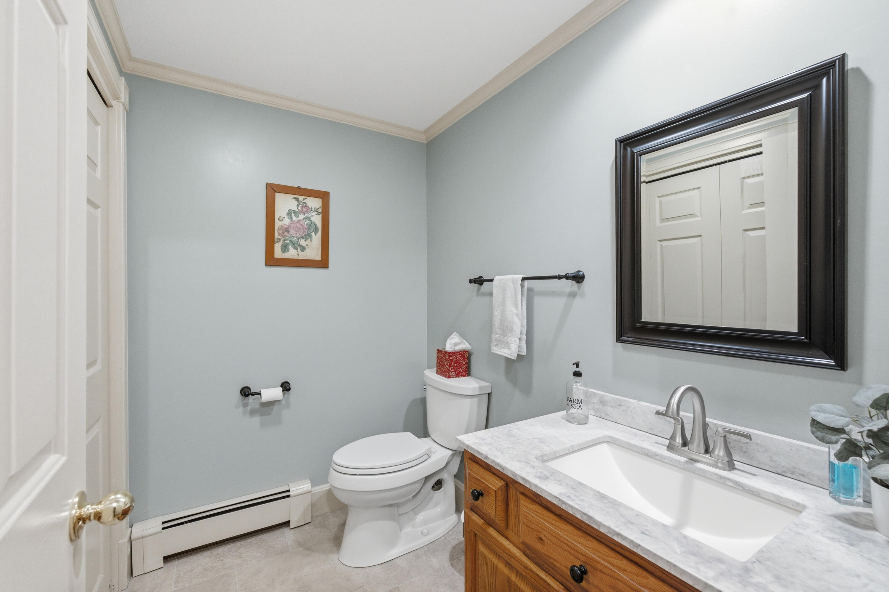 10 Longview Terrace Kennebunk, ME 04043 - Photo 17 of 47 1st fl bath