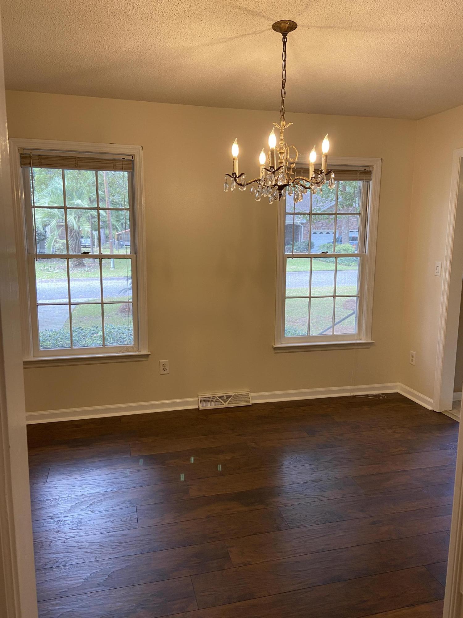 105 Spring Street Summerville, SC 29485 - Photo 5 of 18 105 Spring pic4